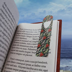 Strawberry Pattern Metal Bookmark — Retro Fruit Design Reading Accessory