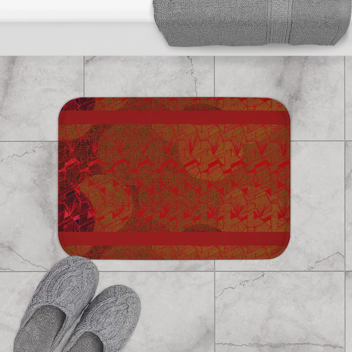 Red Abstract Stripes Bath Mat — Warm Textured Bathroom Rug